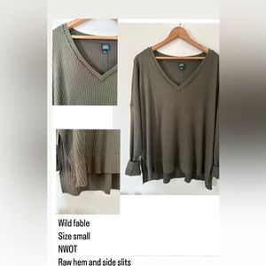 Wild fable long sleeved top